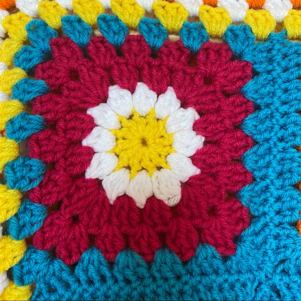 Handmade Crochet Granny Square Chunky Sweater with Daisy Pattern Acrylic Yarn - Picture 3 of 10